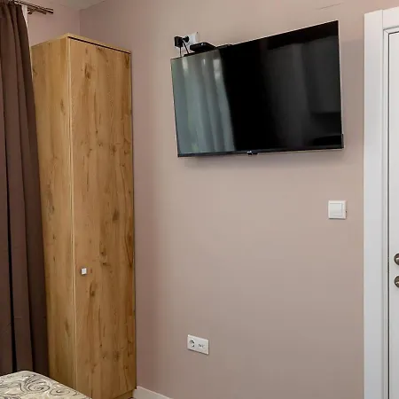 Апартаменти 1br With Parking Near Free Uni By Flat Manаger *